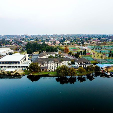 The Lakes Hotel & Conference Centre Benoni Exterior photo