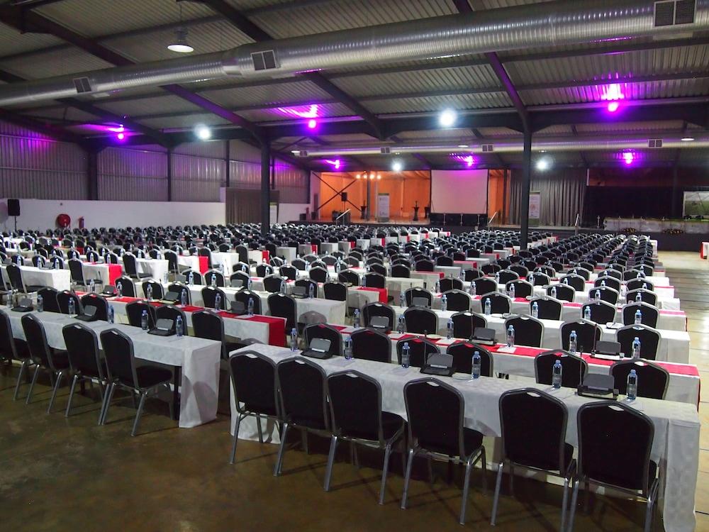 The Lakes Hotel & Conference Centre Benoni Exterior photo