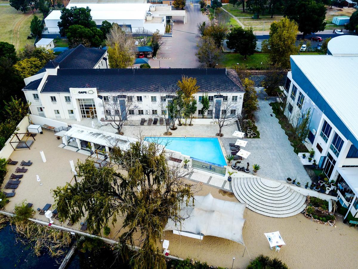The Lakes Hotel & Conference Centre Benoni Exterior photo